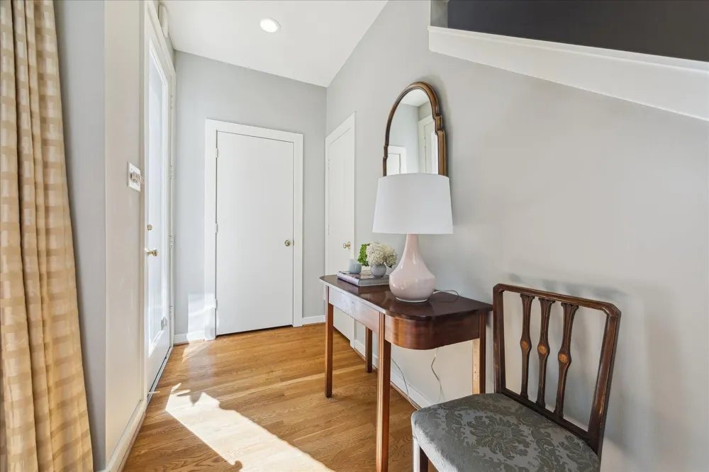 10 S Briar Hollow Lane #50 Houston, TX 77027