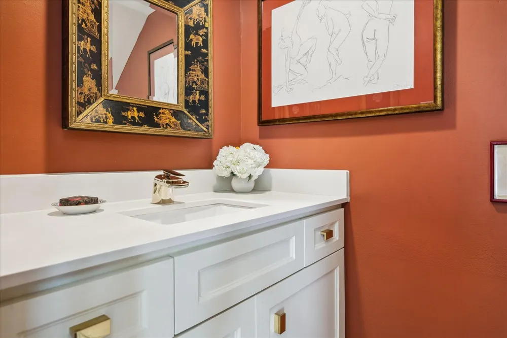 10 S Briar Hollow Lane #50 Houston, TX 77027