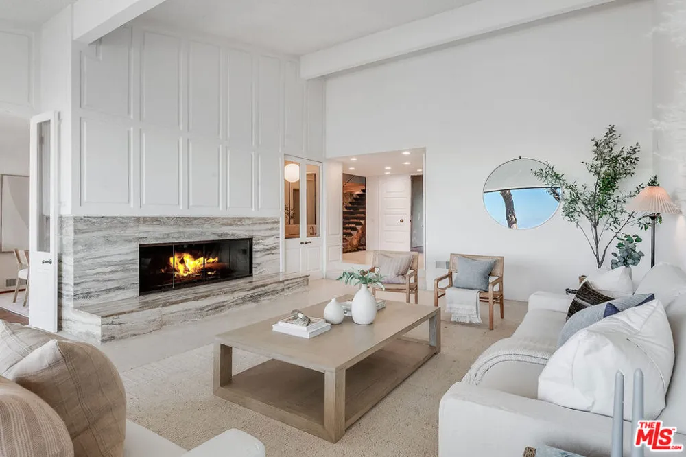 589 Via Del Monte Palos Verdes Estates, CA 90274