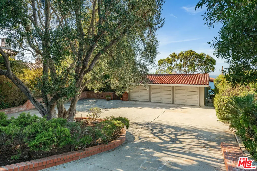 589 Via Del Monte Palos Verdes Estates, CA 90274