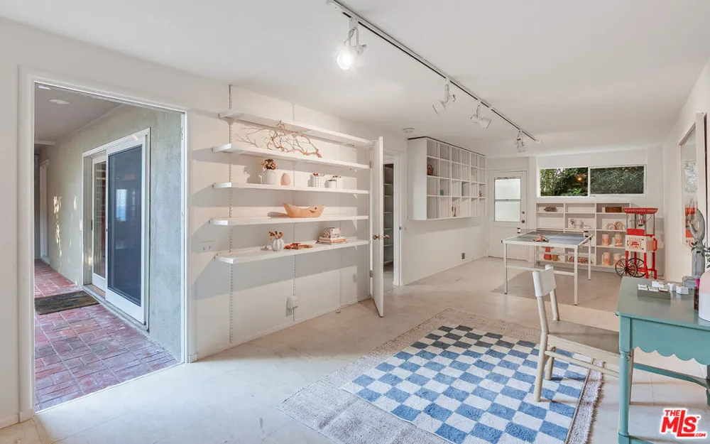 589 Via Del Monte Palos Verdes Estates, CA 90274
