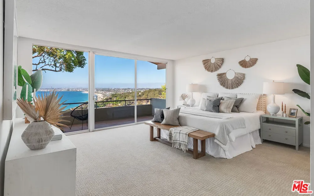 589 Via Del Monte Palos Verdes Estates, CA 90274