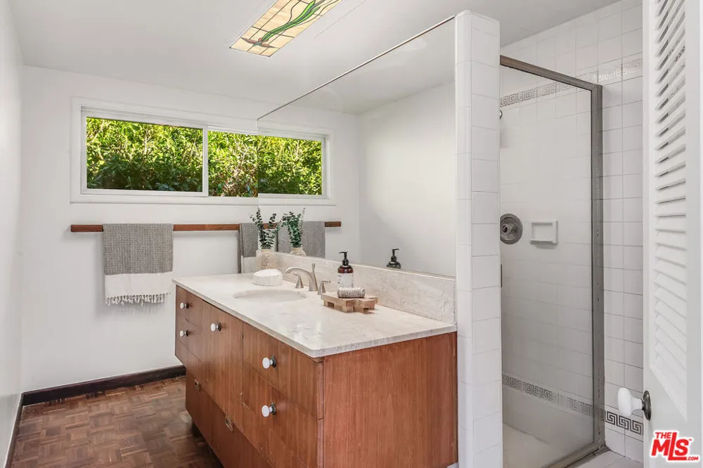 589 Via Del Monte Palos Verdes Estates, CA 90274