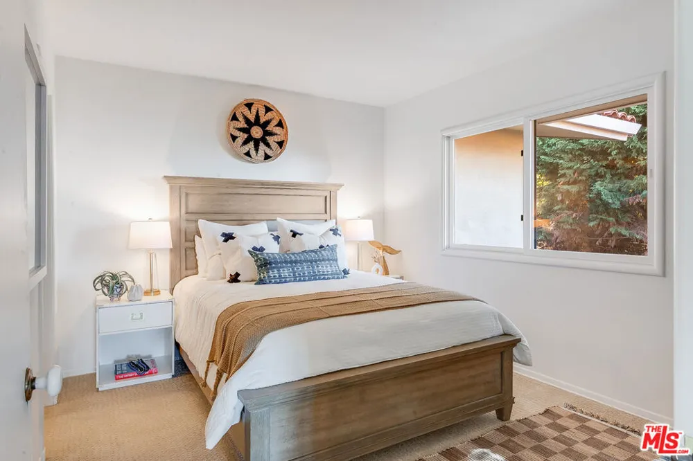 589 Via Del Monte Palos Verdes Estates, CA 90274