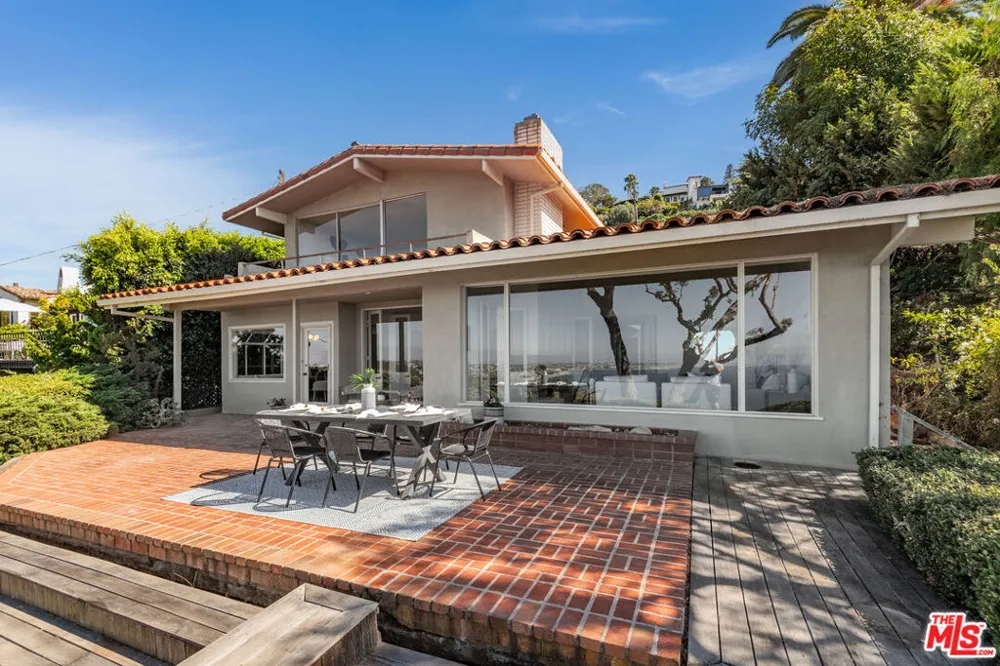 589 Via Del Monte Palos Verdes Estates, CA 90274