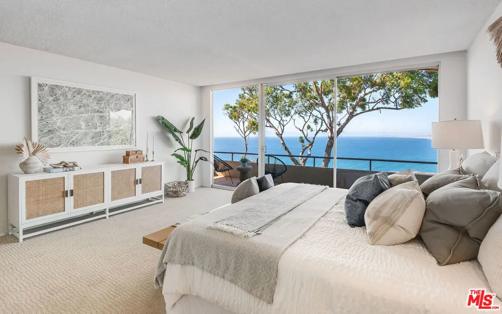 589 Via Del Monte Palos Verdes Estates, CA 90274