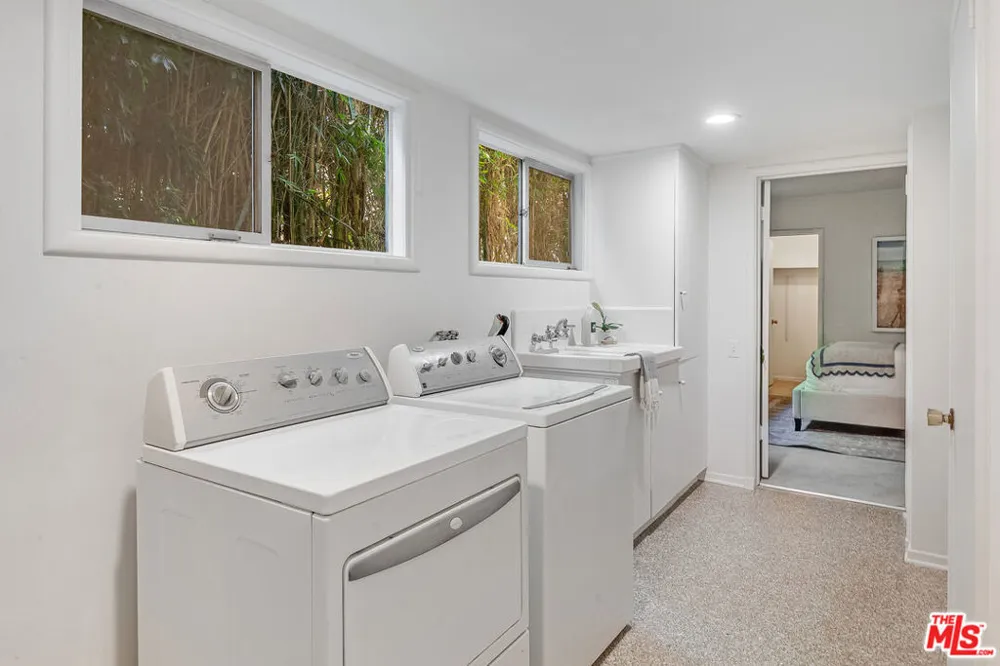 589 Via Del Monte Palos Verdes Estates, CA 90274