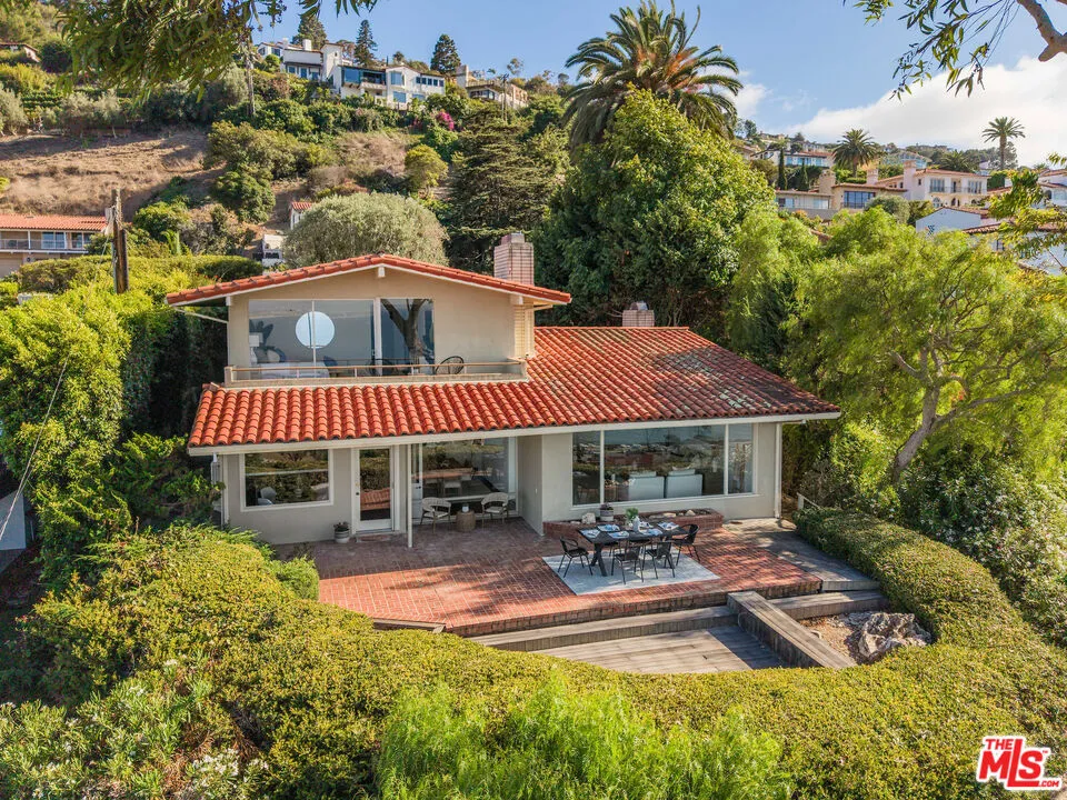 589 Via Del Monte Palos Verdes Estates, CA 90274