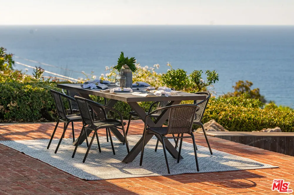 589 Via Del Monte Palos Verdes Estates, CA 90274