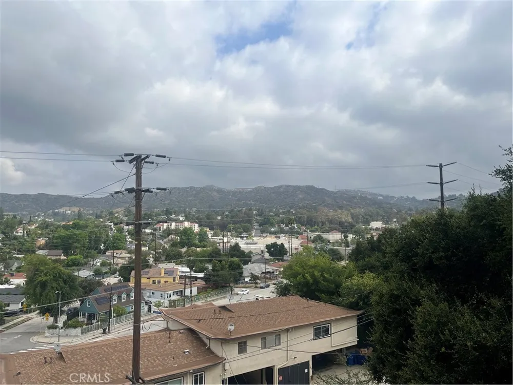 996 Rockdale Avenue Los Angeles, CA 90041