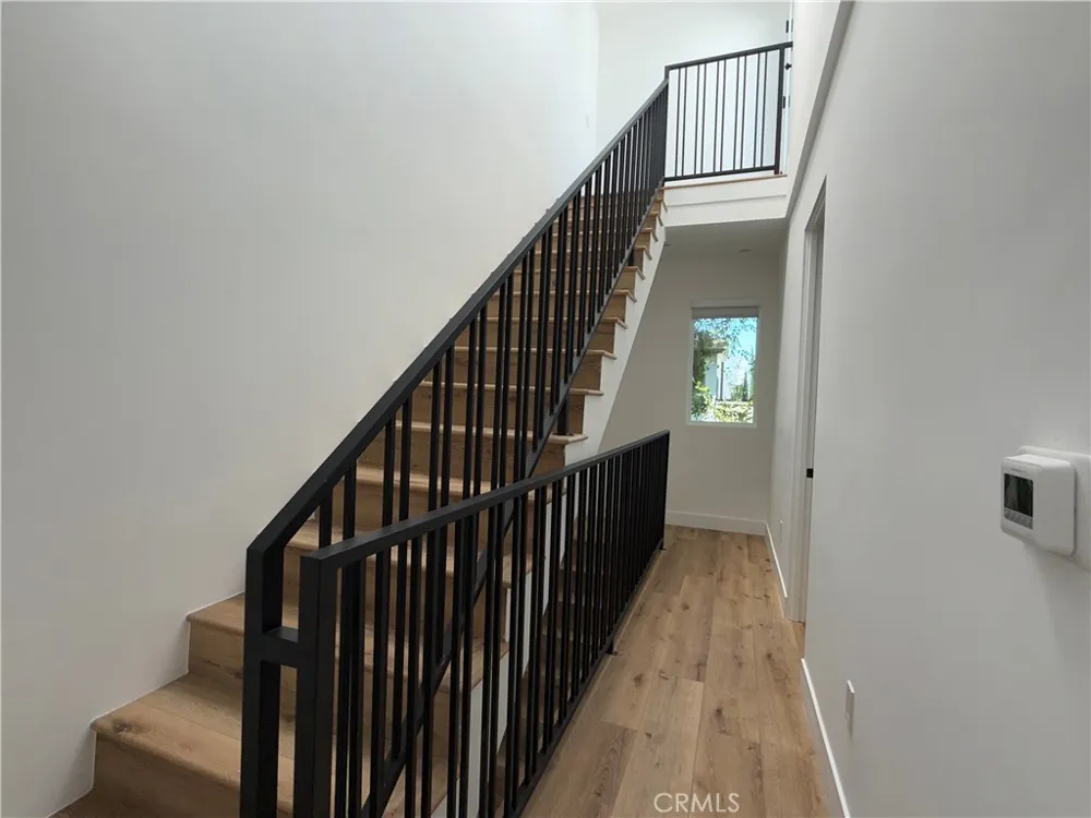 5042 Laurel Canyon Boulevard Valley Village, CA 91607