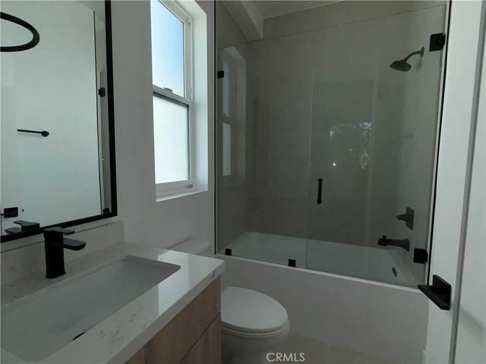 5042 Laurel Canyon Boulevard Valley Village, CA 91607