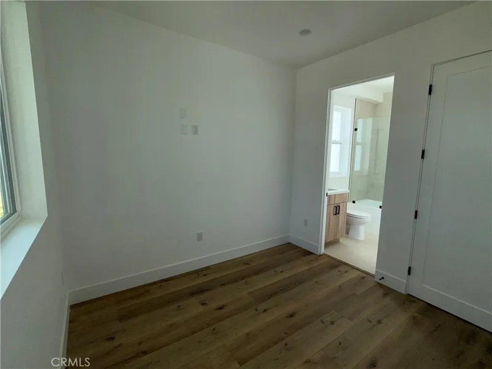 5042 Laurel Canyon Boulevard Valley Village, CA 91607