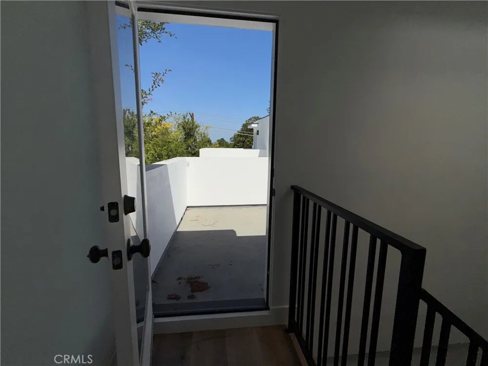 5042 Laurel Canyon Boulevard Valley Village, CA 91607