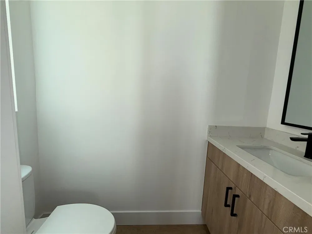 5042 Laurel Canyon Boulevard Valley Village, CA 91607