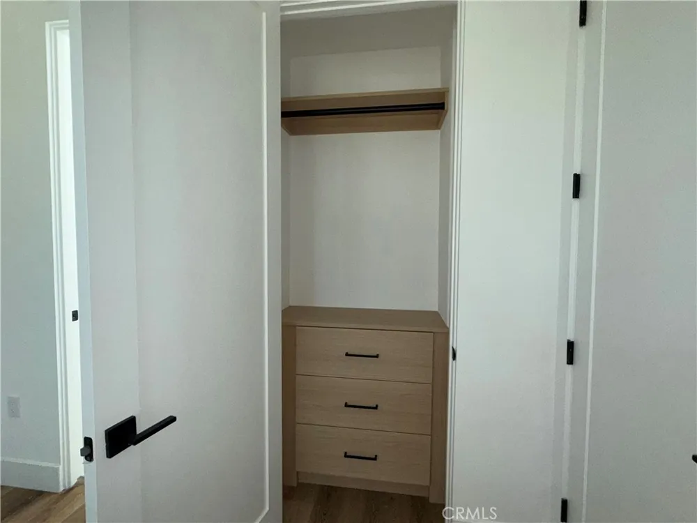 5042 Laurel Canyon Boulevard Valley Village, CA 91607