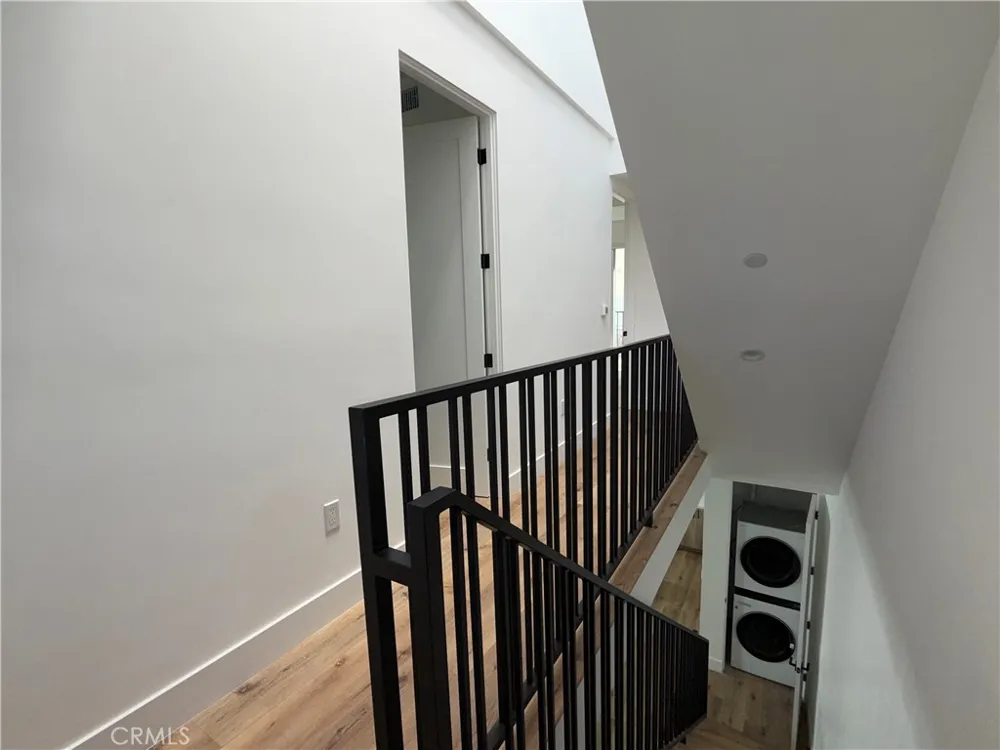 5042 Laurel Canyon Boulevard Valley Village, CA 91607
