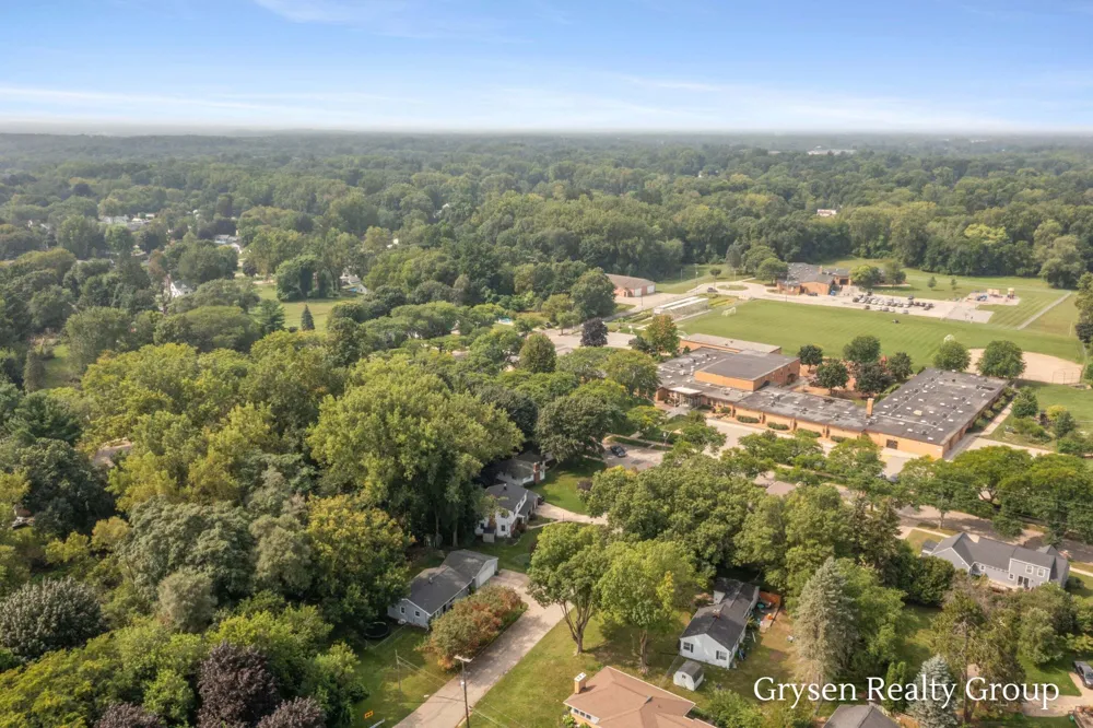 2034 Acton Road NW Grand Rapids City, MI 49504