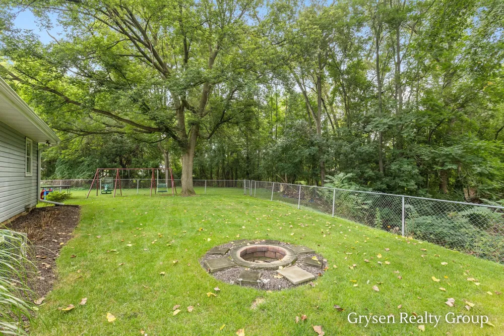 2034 Acton Road NW Grand Rapids City, MI 49504
