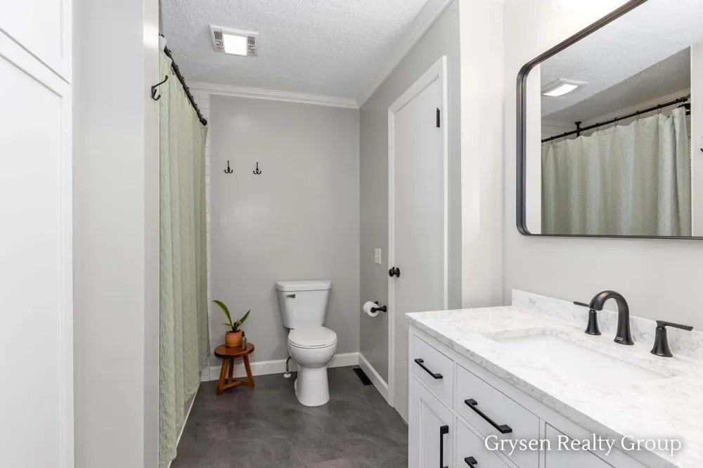 2034 Acton Road NW Grand Rapids City, MI 49504