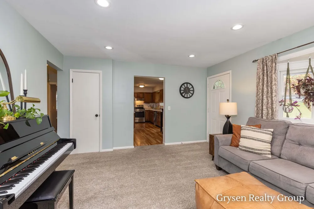 2034 Acton Road NW Grand Rapids City, MI 49504