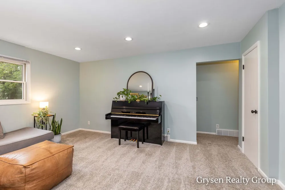 2034 Acton Road NW Grand Rapids City, MI 49504