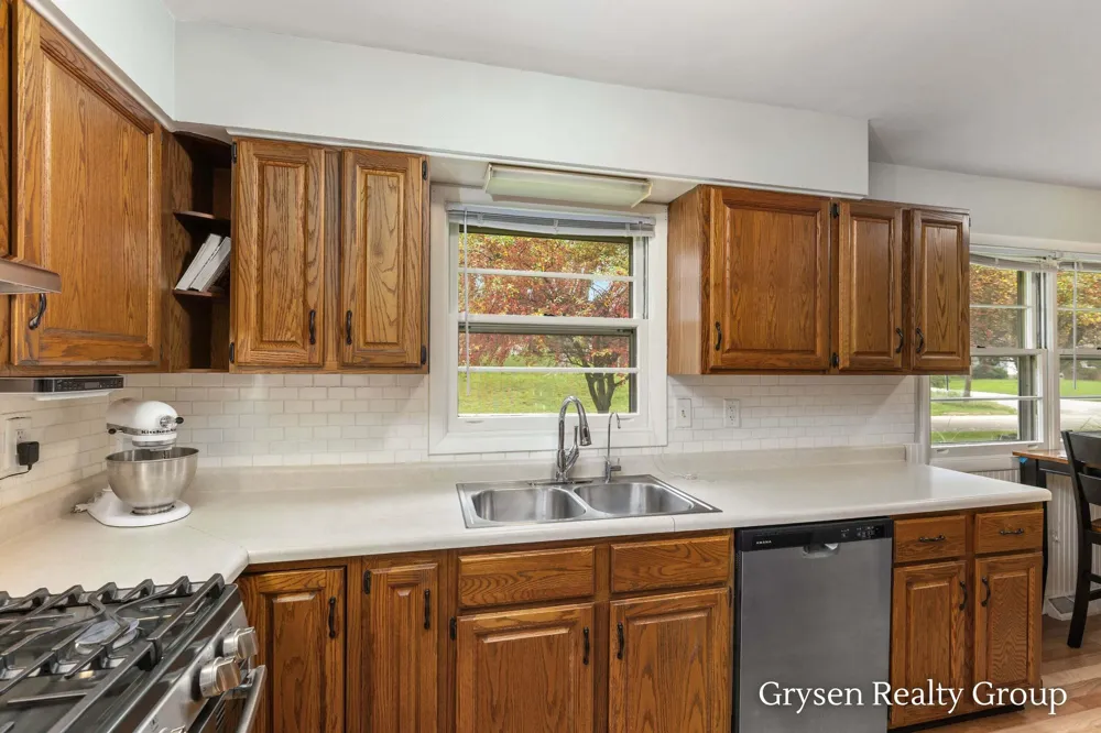 2034 Acton Road NW Grand Rapids City, MI 49504