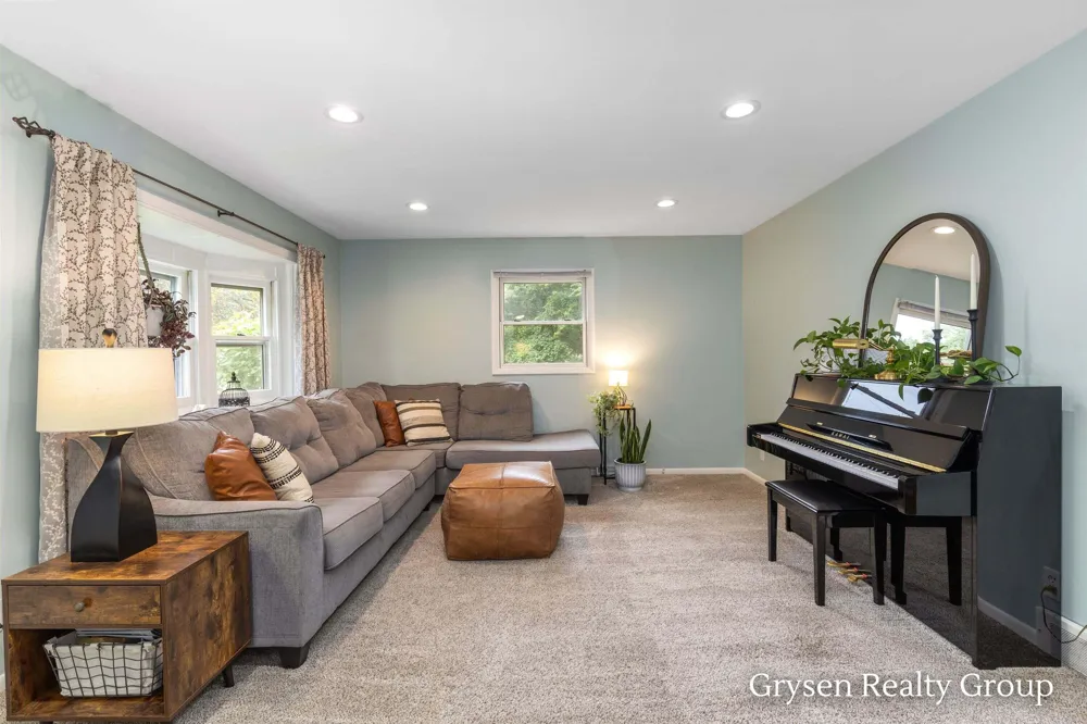 2034 Acton Road NW Grand Rapids City, MI 49504