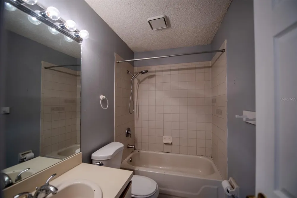 1621 SANDY POINT SQUARE #61 Orlando, FL 32807
