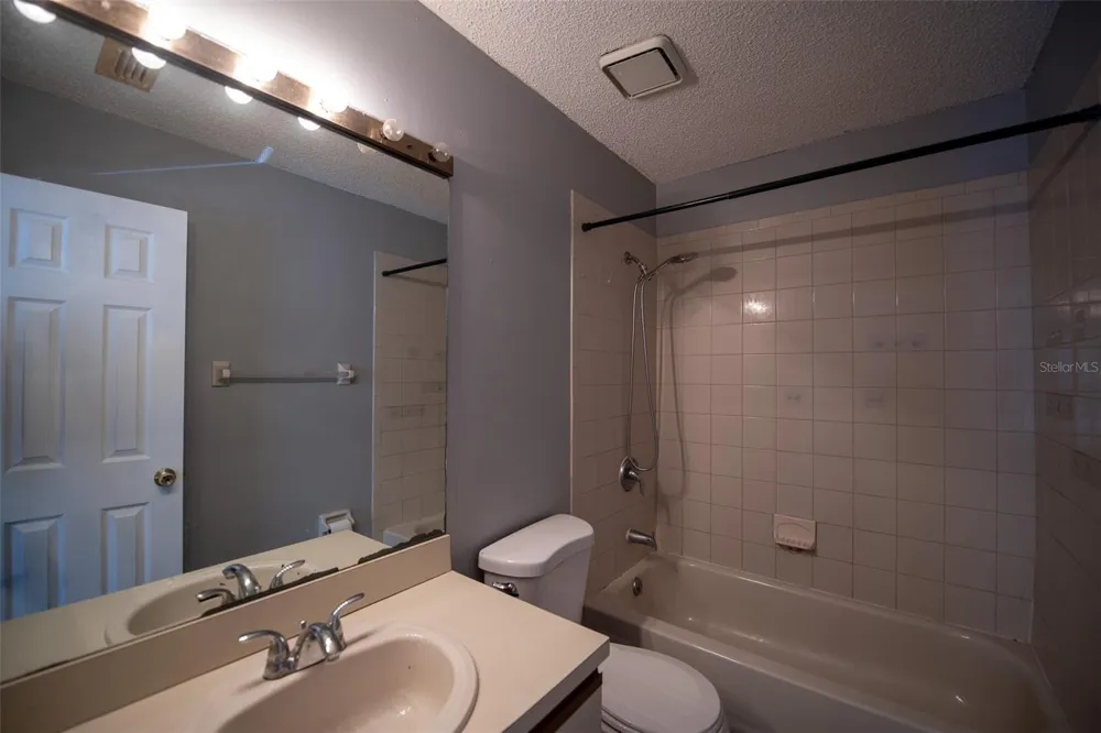 1621 SANDY POINT SQUARE #61 Orlando, FL 32807