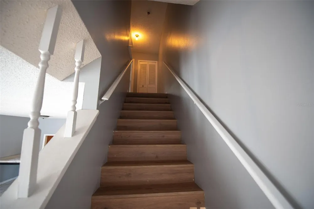 1621 SANDY POINT SQUARE #61 Orlando, FL 32807