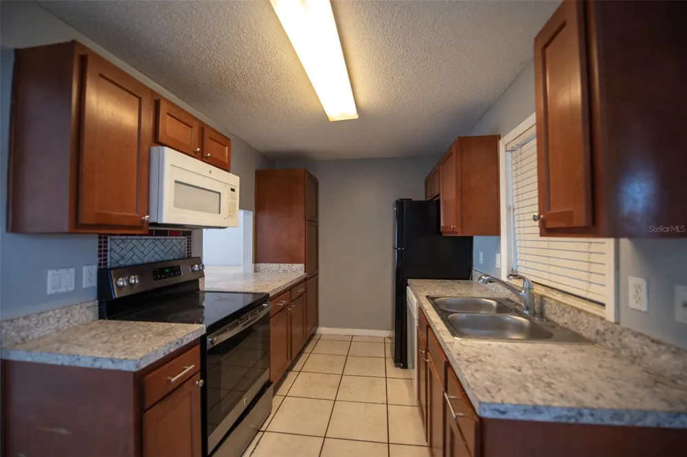 1621 SANDY POINT SQUARE #61 Orlando, FL 32807