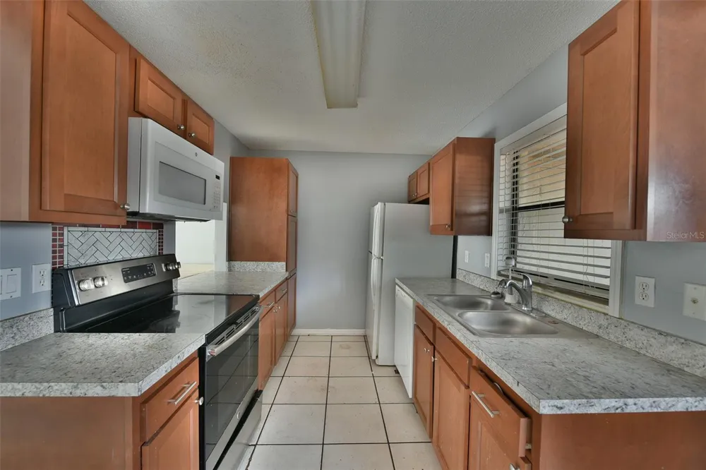1621 SANDY POINT SQUARE #61 Orlando, FL 32807