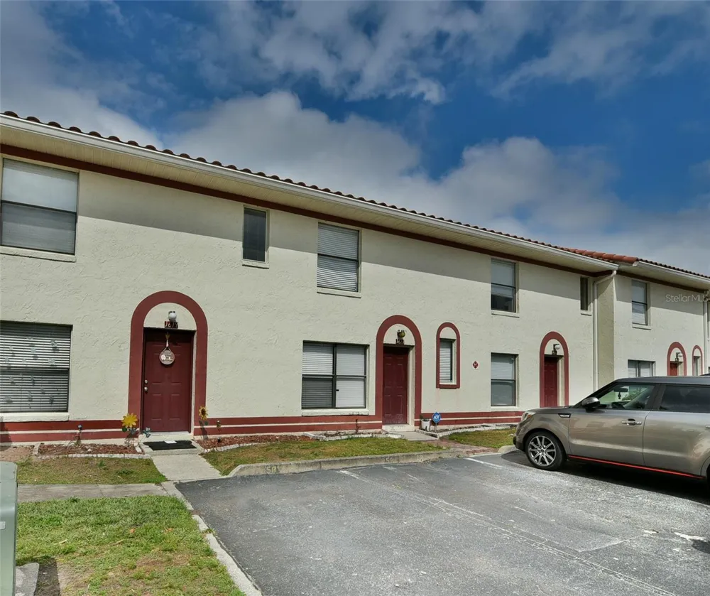 1621 SANDY POINT SQUARE #61 Orlando, FL 32807