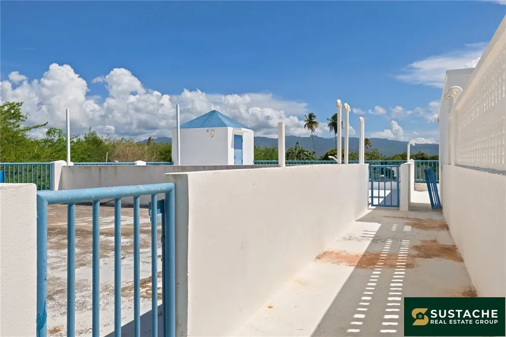 1 CALLE CHARLIE #A-303 Loiza, PR 00772