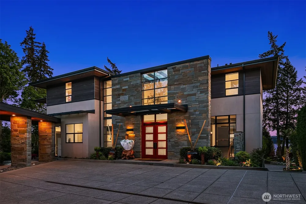 9632 Lake Washington Boulevard NE Bellevue, WA 98004