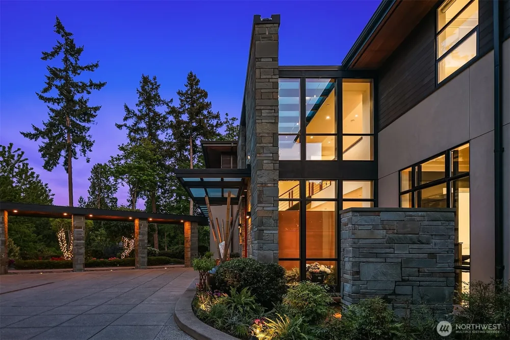 9632 Lake Washington Boulevard NE Bellevue, WA 98004