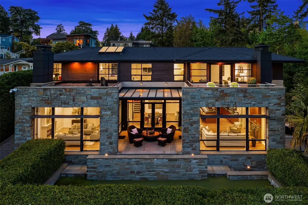9632 Lake Washington Boulevard NE Bellevue, WA 98004
