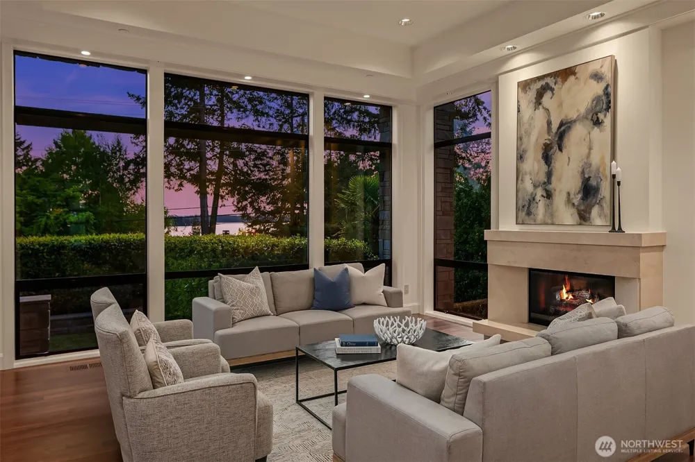 9632 Lake Washington Boulevard NE Bellevue, WA 98004