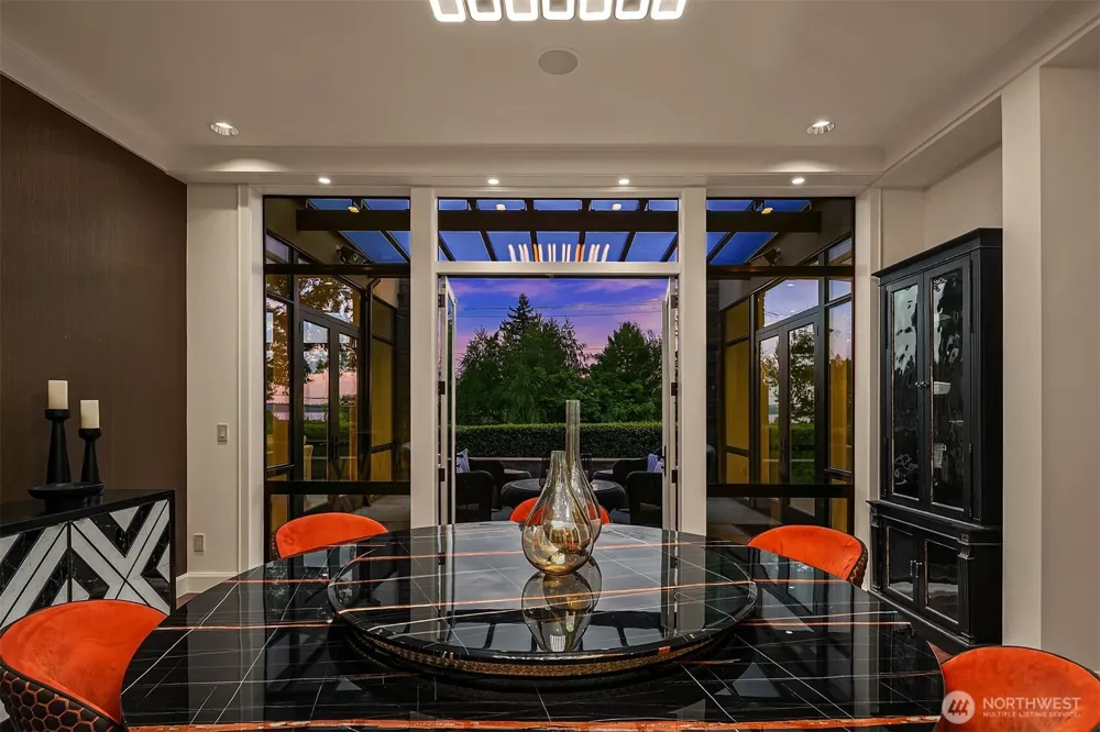 9632 Lake Washington Boulevard NE Bellevue, WA 98004