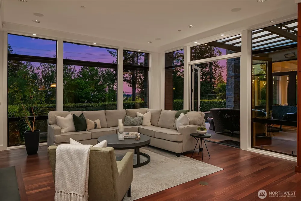 9632 Lake Washington Boulevard NE Bellevue, WA 98004