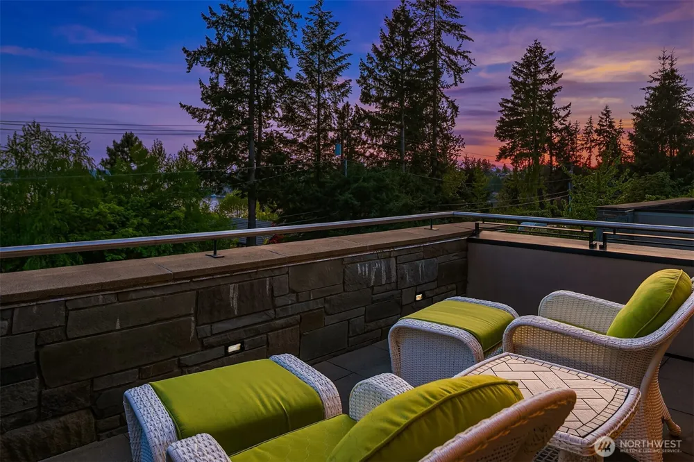 9632 Lake Washington Boulevard NE Bellevue, WA 98004