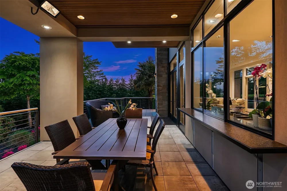 9632 Lake Washington Boulevard NE Bellevue, WA 98004