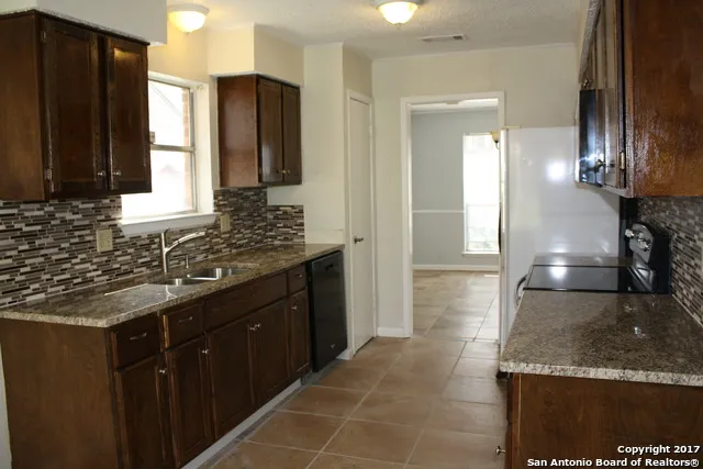 4922 Brookhead Ln Schertz, TX 78108
