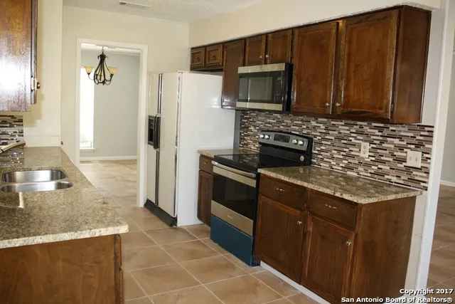 4922 Brookhead Ln Schertz, TX 78108