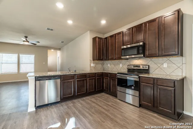 2416 Marty Way Seguin, TX 78155