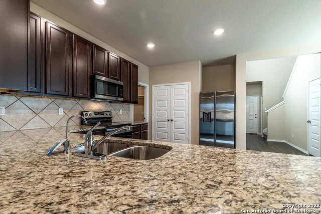 2416 Marty Way Seguin, TX 78155