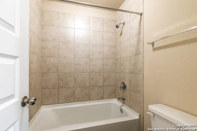 2416 Marty Way Seguin, TX 78155