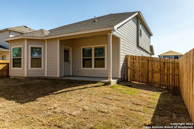 2416 Marty Way Seguin, TX 78155