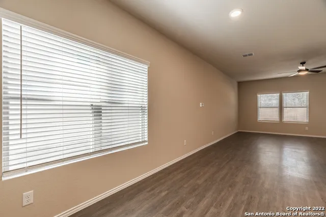 2416 Marty Way Seguin, TX 78155